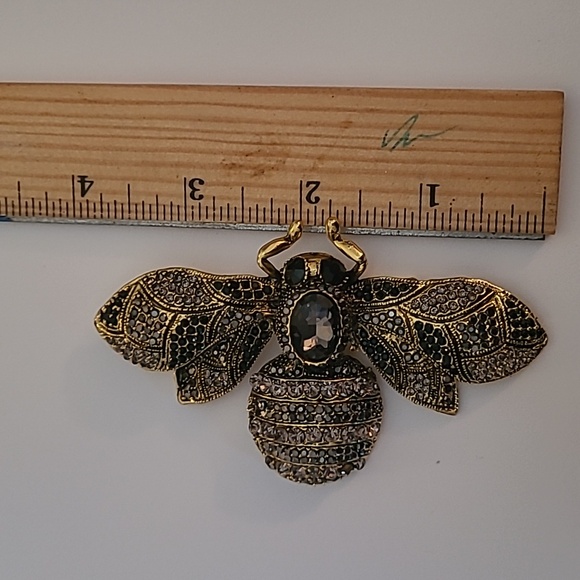 Statement Oversized Bee Brooch NWT - Picture 2 of 5